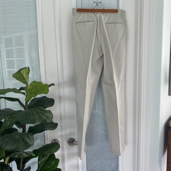 Mens Dockers Signature Classic Fit Khaki Pants Stone 32x34 - Picture 2 of 9